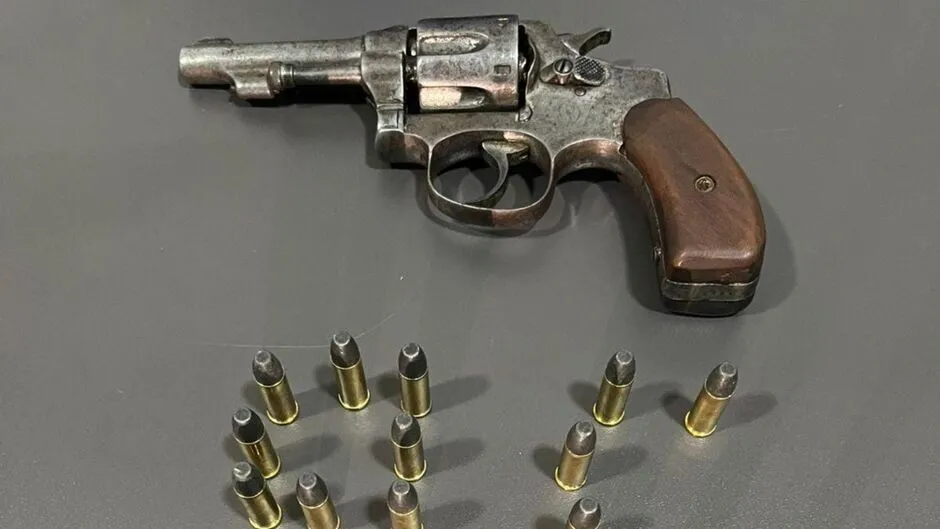 Ao cobrar dívida, homem ameaça casal e dá tiro para o alto no Jardim Campo Nobre