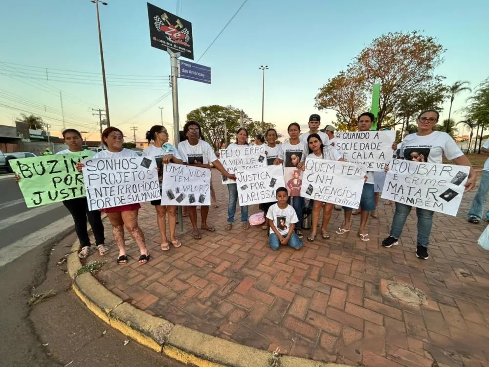 Ato pede justiça pela morte da jovem Larissa em Rio Verde de Mato Grosso