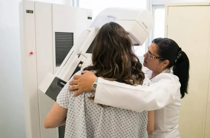 Coxim recebe novo mamógrafo e SES reforça ações de diagnóstico e prevenção do câncer de mama em MS