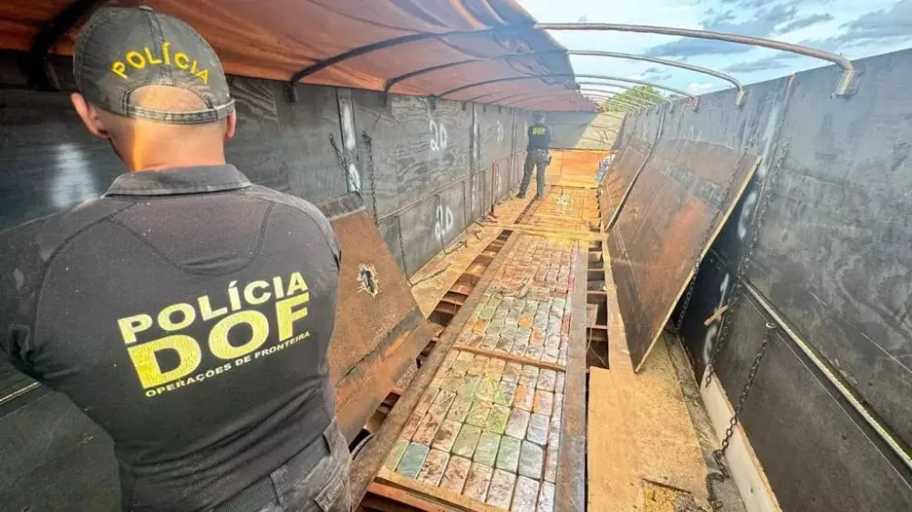 Caminhoneiro é preso levando R$ 15 milhões em pasta-base de cocaína