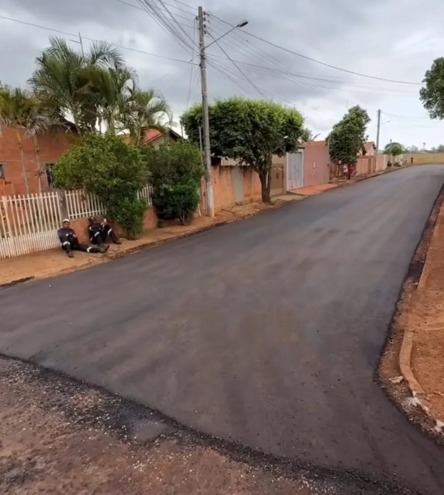 Prefeitura realiza obras de recapeamento no bairro Luiz Bandeiro de Brito
