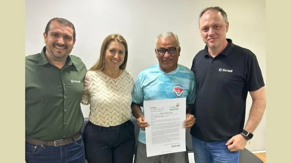 Sicredi renova apoio ao II Irmãos Esporte Clube e vai entregar novos materiais esportivos ao projeto