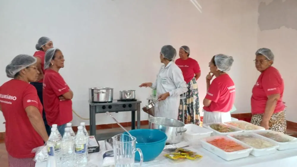 Oficina de Cupcake reúne 41 crianças e se torna um sucesso absoluto em Rio Verde Atividade integrou a programação do Mackenzie Voluntário 2025