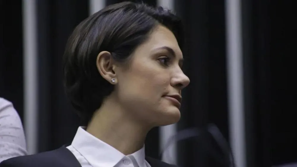 Michelle mantém crítica à aliança com Ciro e diz que não queria contrariar filhos de Bolsonaro