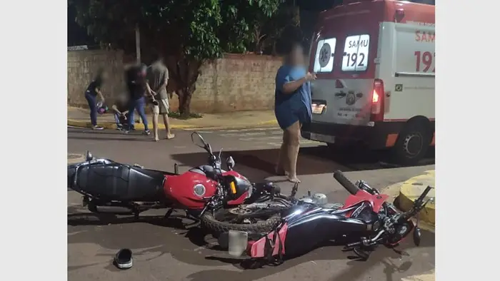 Condutor avança preferencial e atinge casal em moto em São Gabriel do Oeste