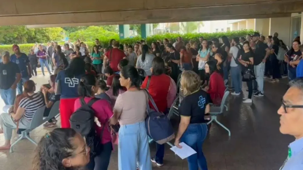 Enfermeiros e administrativos da Santa Casa amanhecem em greve