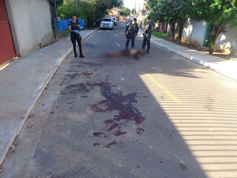 Homem é morto com facada no pescoço no bairro Santa Maria, em Coxim