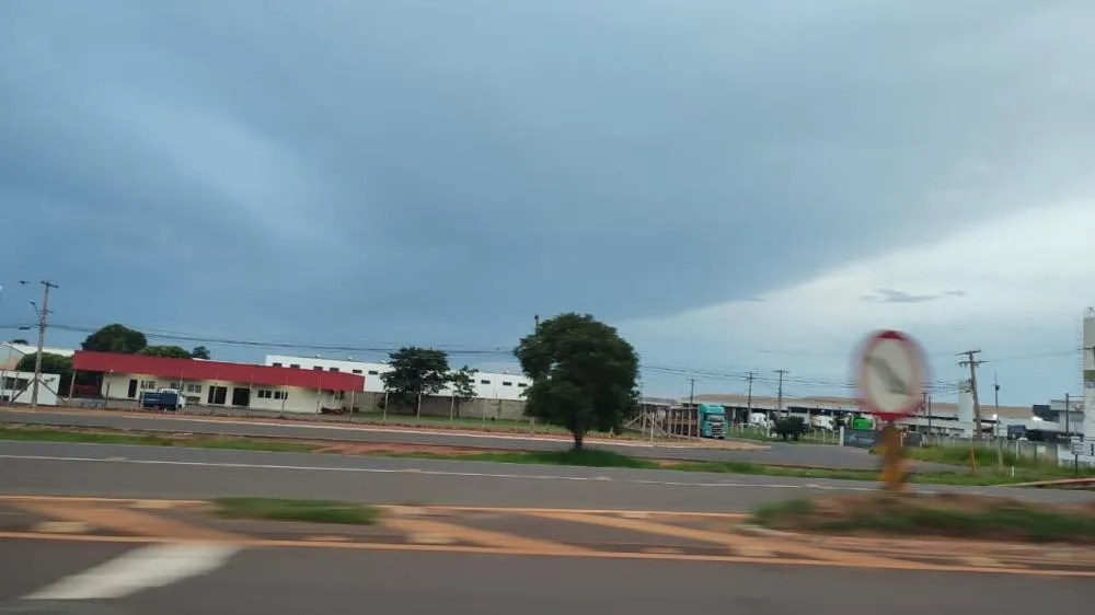 Quarta-feira será de tempo quente, sol e pancadas de chuva em MS