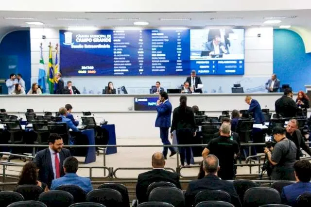 Câmara de Campo Grande suspende decreto da taxa do lixo no IPTU