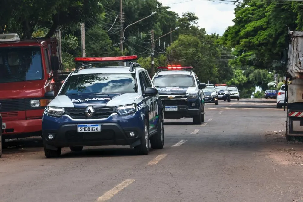 ‘Meteu a lanterna na minha cara’: policial de MS viraliza após reclamar de abordagem de colega