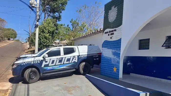 Homem é preso após pular muro e invadir casa de vizinho para furtar fios e ferramentas em Camapuã