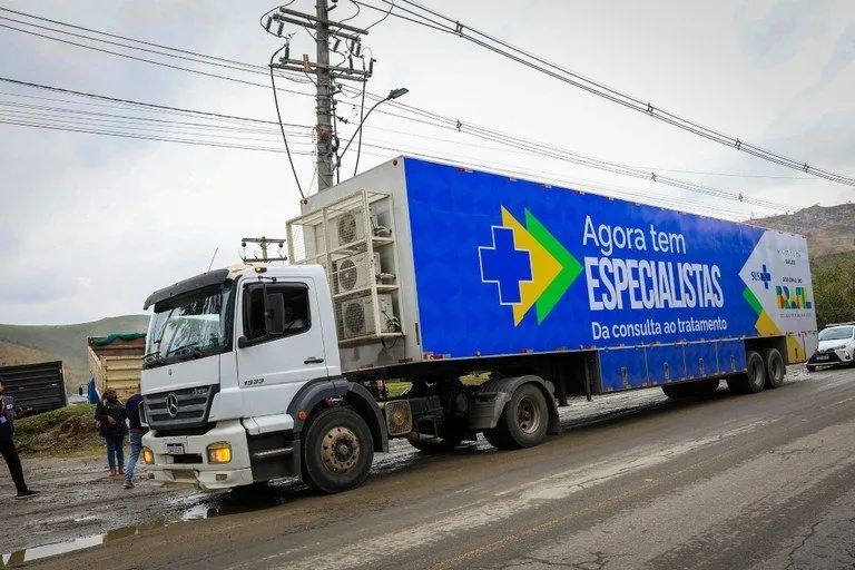 Carreta da Saúde estaciona em Coxim para atendimento especializado à mulher
