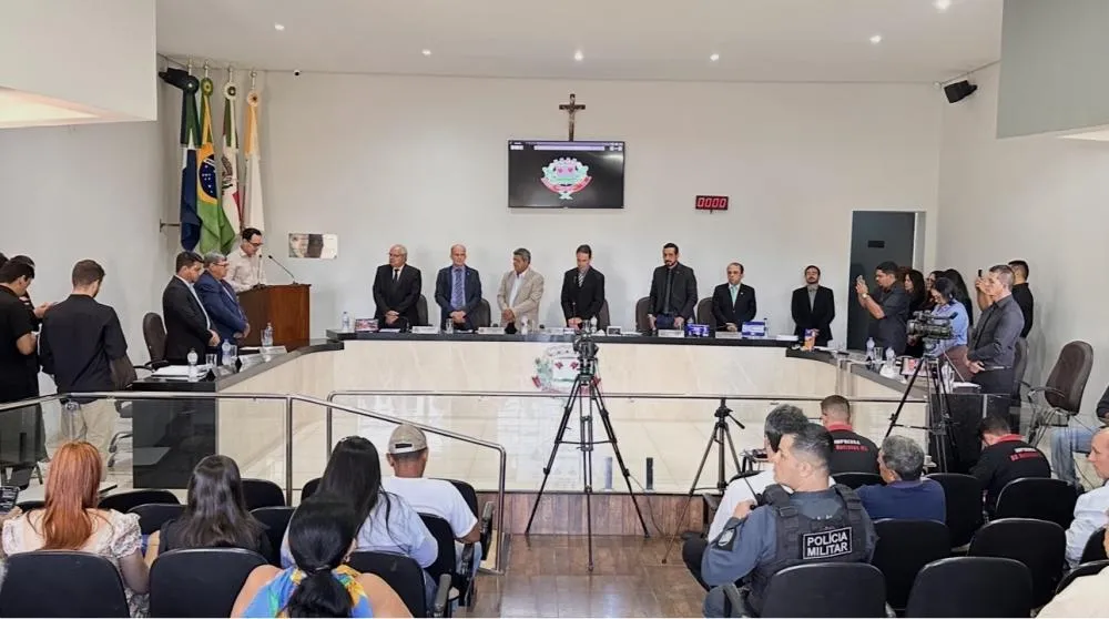Legislativo de Rio Verde inicia trabalhos de 2026 com sessão solene e plenário lotado
