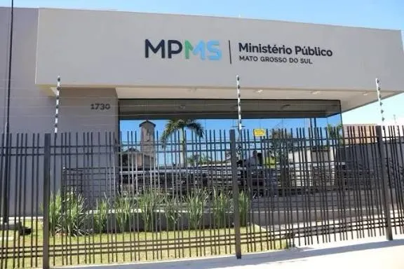 Nepotismo: promotoria quer exoneração de nora de prefeito e esposa de secretário