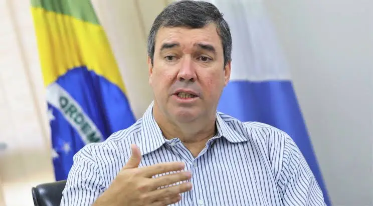 Eduardo Riedel lidera disputa pelo governo de MS em 1ª pesquisa do ano