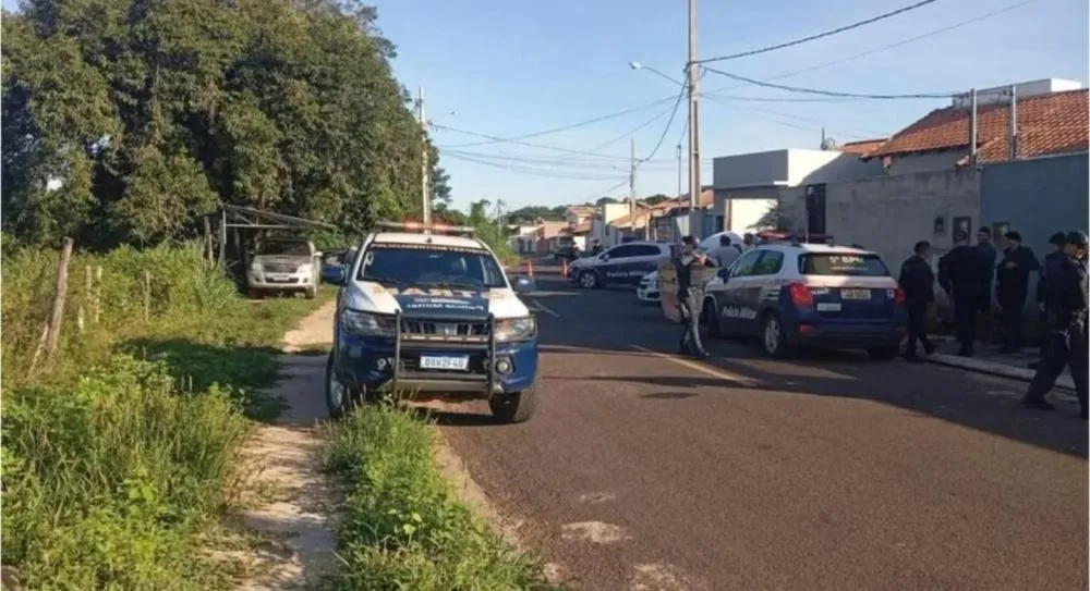 Três morrem em troca de tiros com PM em área de disputa de facções