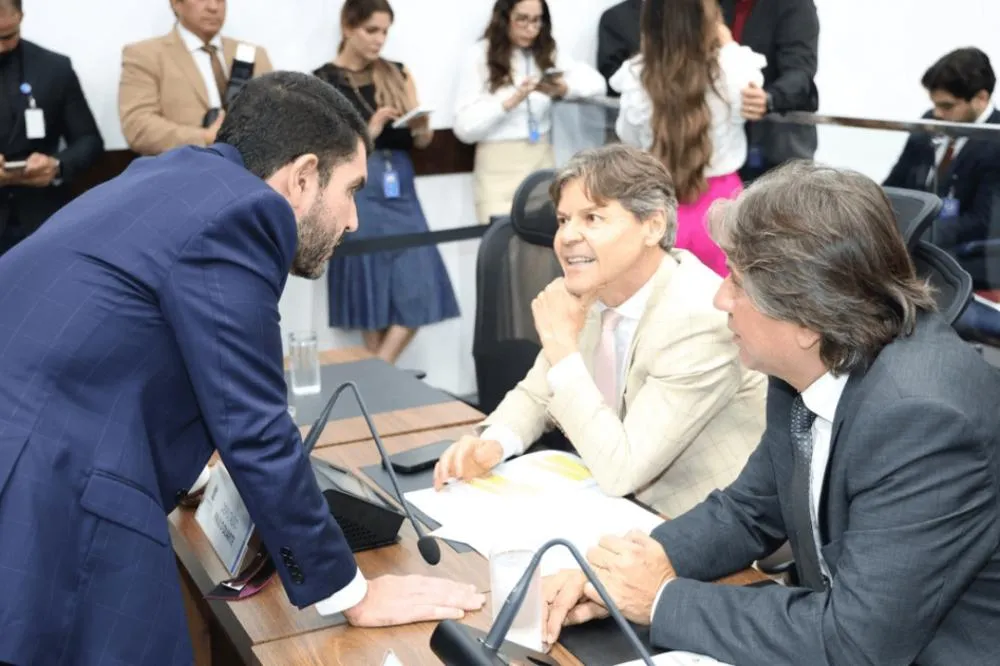 Líderes convencem deputados estaduais a ficarem e PSDB volta a ter chance de sobrevivência