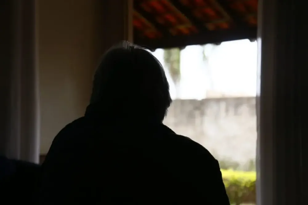 Mulher é mantida em cárcere na casa do namorado e apanha ao tentar fugir em Campo Grande