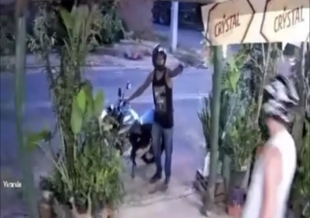 Rio Verde de MT em alerta: dupla armada rouba moto na Vila Nova e foge em segundos
