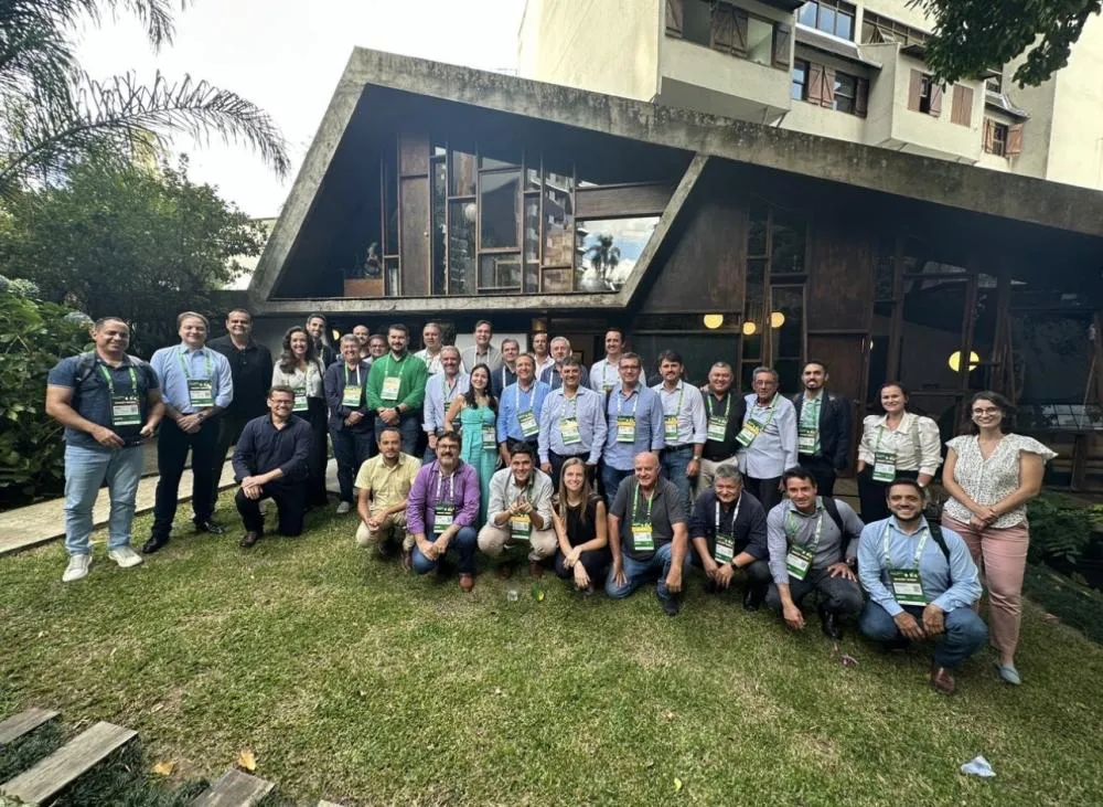Prefeito de Rio Verde participa de missão nacional sobre cidades inteligentes em Curitiba