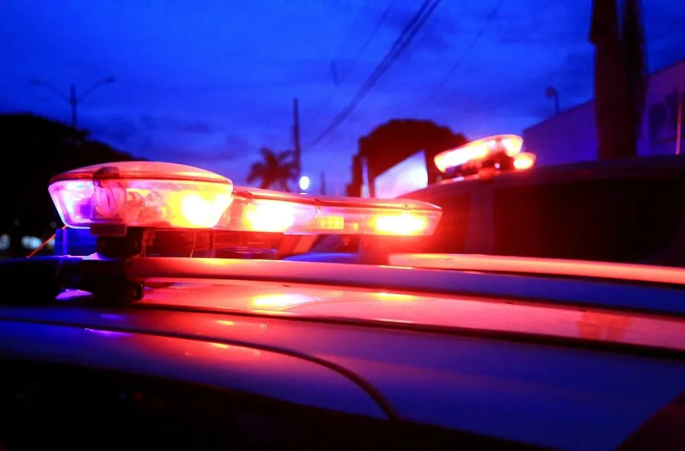 Neto é preso por descumprir medida protetiva e filha por ofensas contra mãe em Coxim