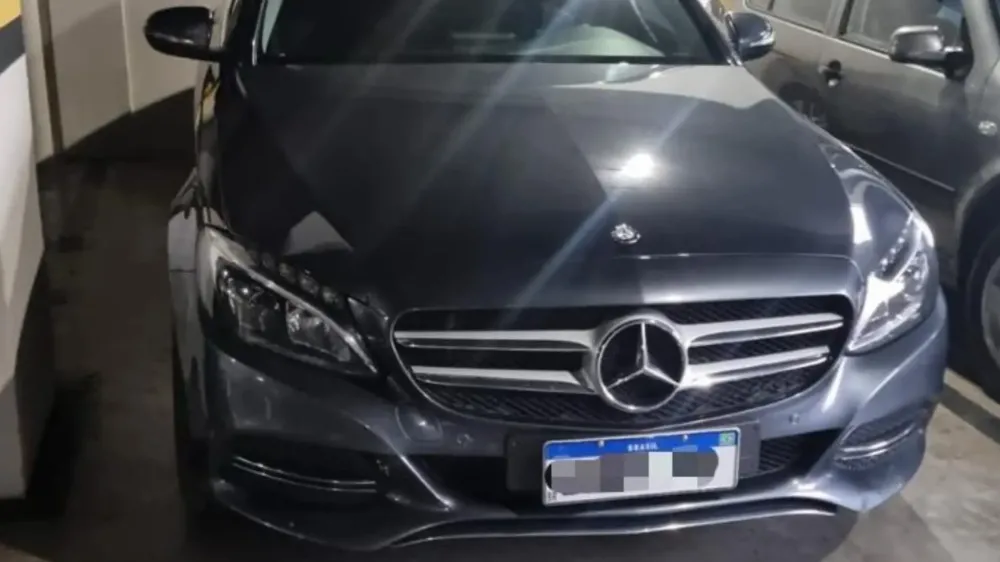 Carros de luxo são apreendidos em operação da PF contra grupo de contrabando de armas em MS