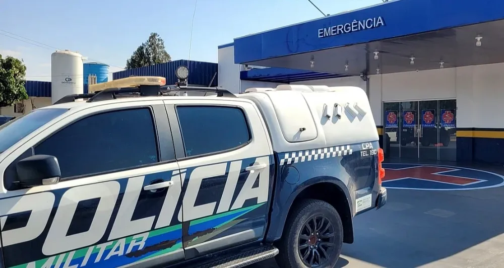 Jovem tenta fugir da PM, cai de moto e é flagrado com droga em São Gabriel