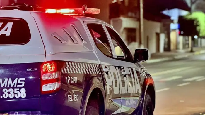 Polícia Militar cumpre mandado de prisão por tráfico durante patrulhamento na Expocam em Camapuã