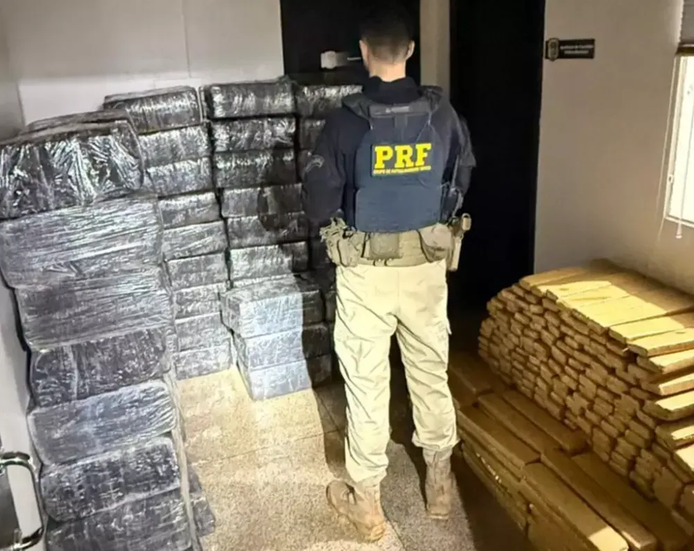 Operação apreende mais de 6 toneladas de maconha após perseguições