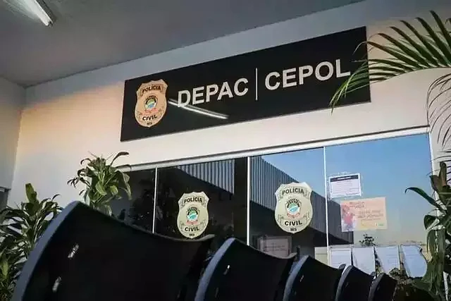 Menino de 2 anos é encontrado em terreno baldio com lesões e caso é investigado em Campo Grande