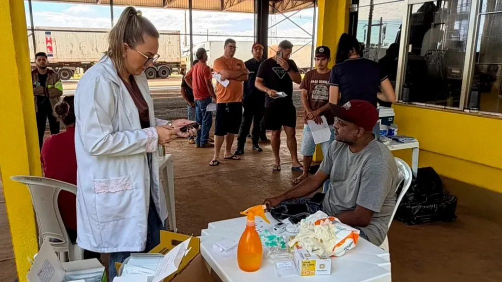 Ação preventiva leva serviços de saúde a caminhoneiros na BR-163 em São Gabriel do Oeste