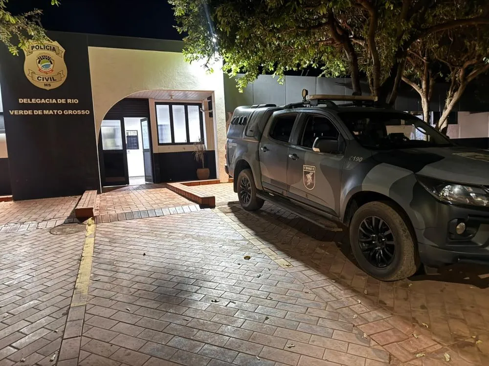 Em Rio Verde (MS), Choque da Polícia Militar apreende pistola calibre .40 e drogas após perseguição no bairro Ariovaldo Pereira