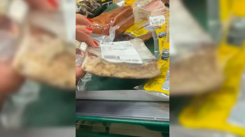 Que nojo! Cliente encontra bacon cheio de larvas em mercado atacadista de Terenos 