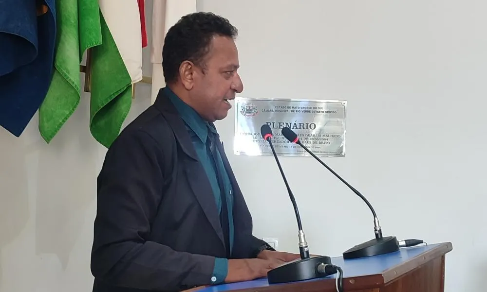 Vereador Tom Castro Apresenta Projeto de Lei Contra Maus-Tratos a Animais e Anuncia Investimentos em Educação