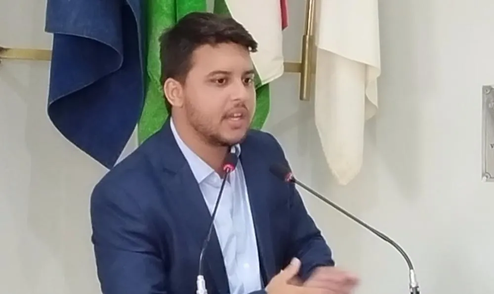 Vereador Nivaldo Henrique apresenta indicações para melhorias em infraestrutura e educação em Rio Verde