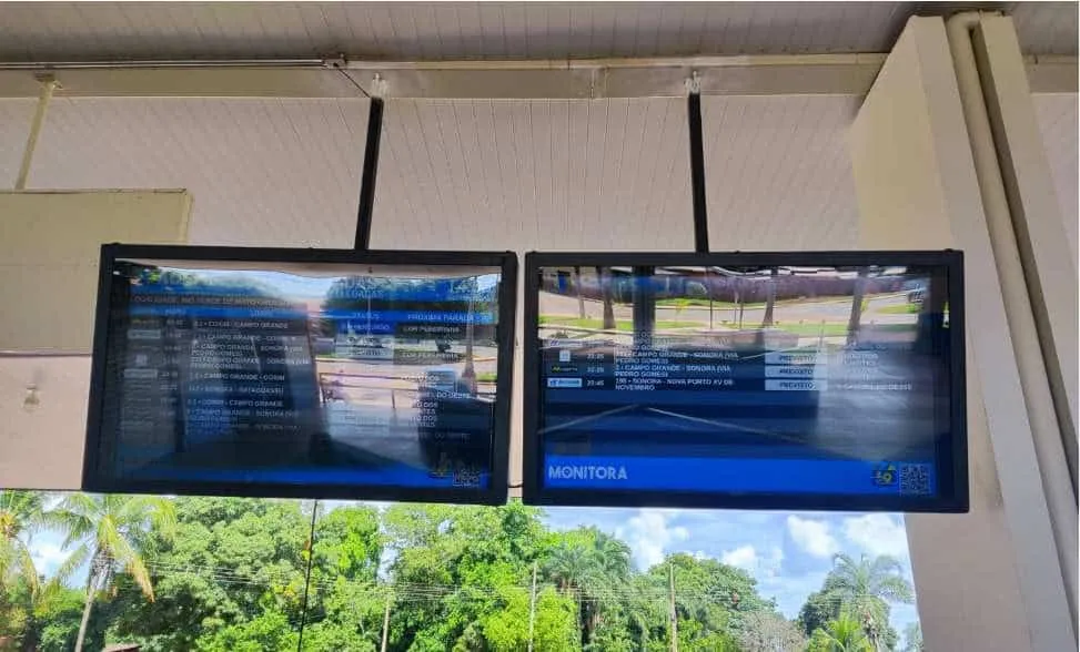 Rio Verde moderniza terminal rodoviário com painéis de informação para passageiros
