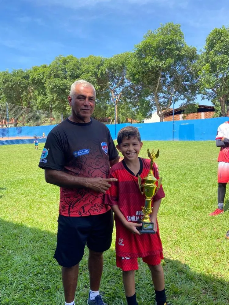 Clube 2 Irmãos Realiza Primeiro Torneio de Futebol Society com Grande Sucesso