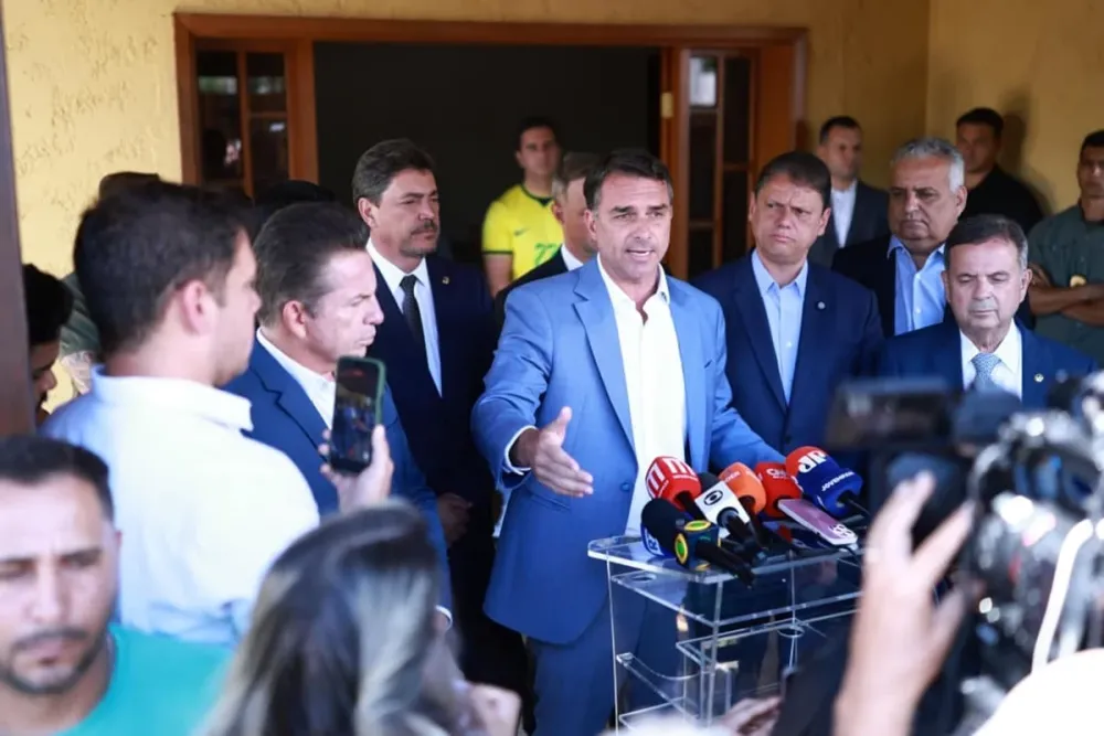 Flávio critica PEC da 6x1 e volta a defender regime por hora: 'liberdade' 