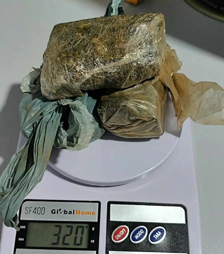 Homem é preso após esconder 300 gramas de maconha em Pedro Gomes