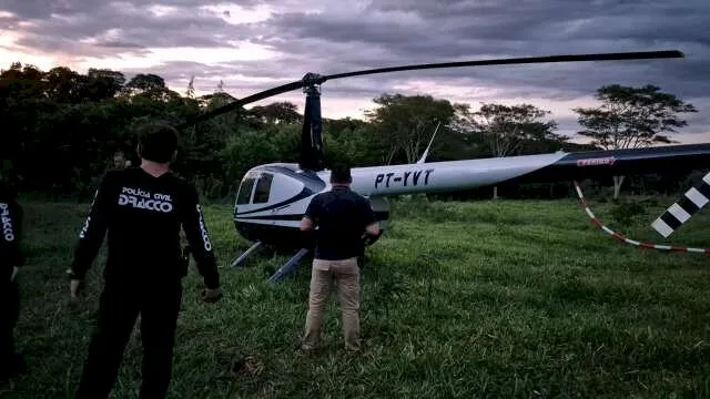 Helicóptero roubado no Paraná é localizado na fronteira com Paraguai