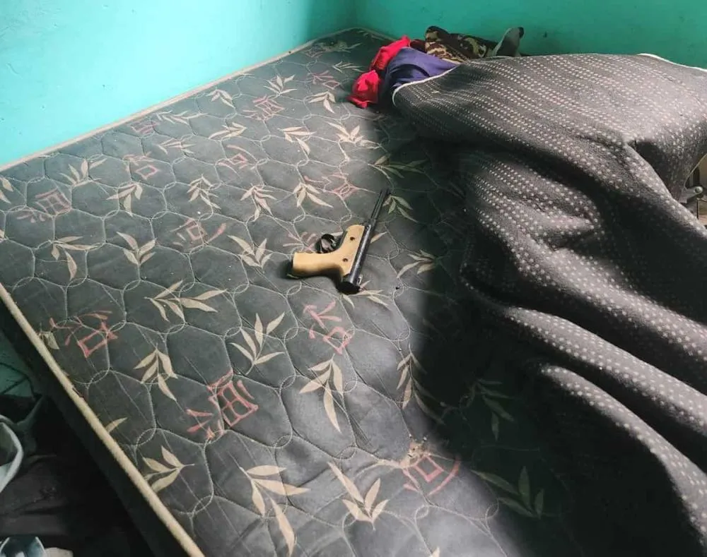 Polícia Civil apreende arma de fogo em residência de autor de violência doméstica em Coxim