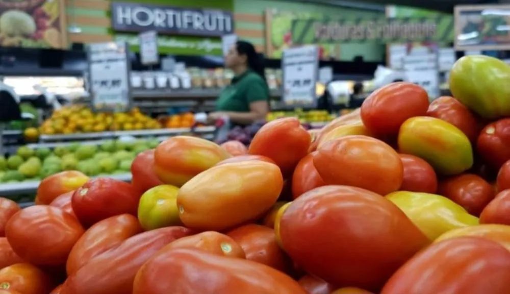 Mulher acusa colega de trabalho de importunação sexual em supermercado de Campo Grande