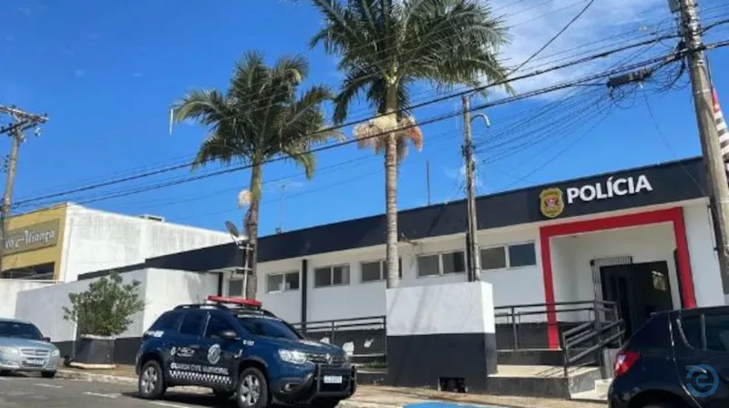 Jovem de 14 anos mata o padrasto após vê-lo agredindo sua mãe