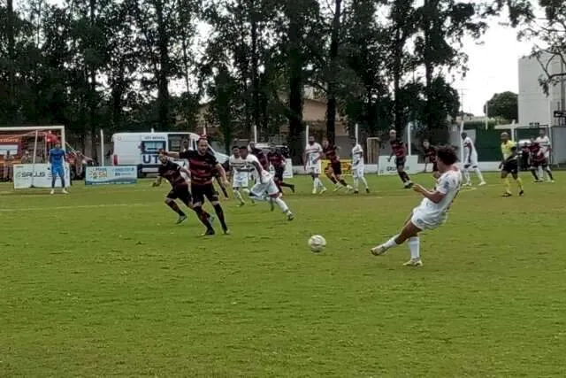 Naviraiense e Águia Negra empatam e seguem na liderança da Série B