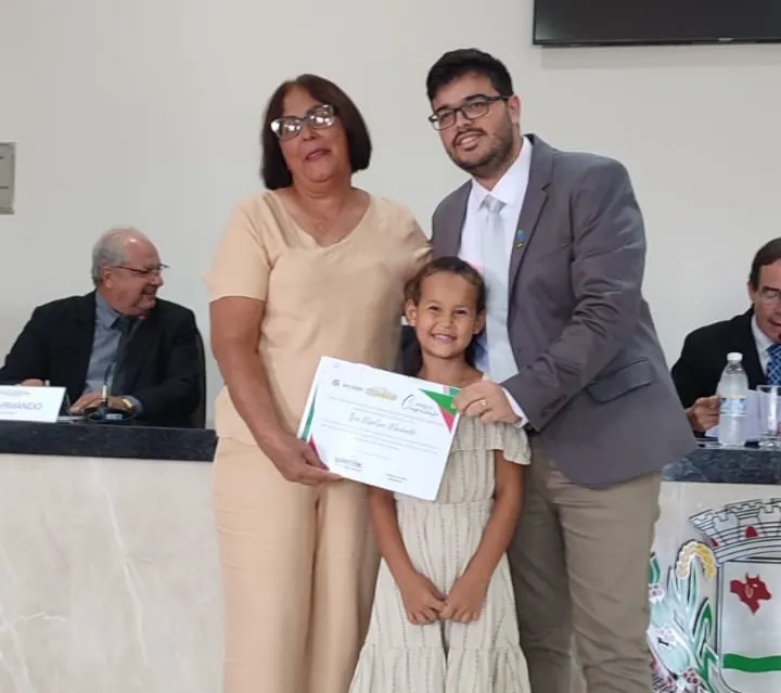 Ilza Martins Machado: Uma História de Dedicação e Serviço a Rio Verde-MS