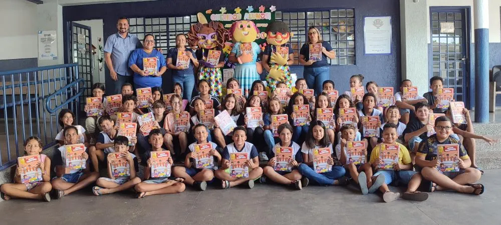 Vereador Joanes Pimentel Participa da Entrega de Livros Socioemocionais na Escola Municipal Dr. César Galvão