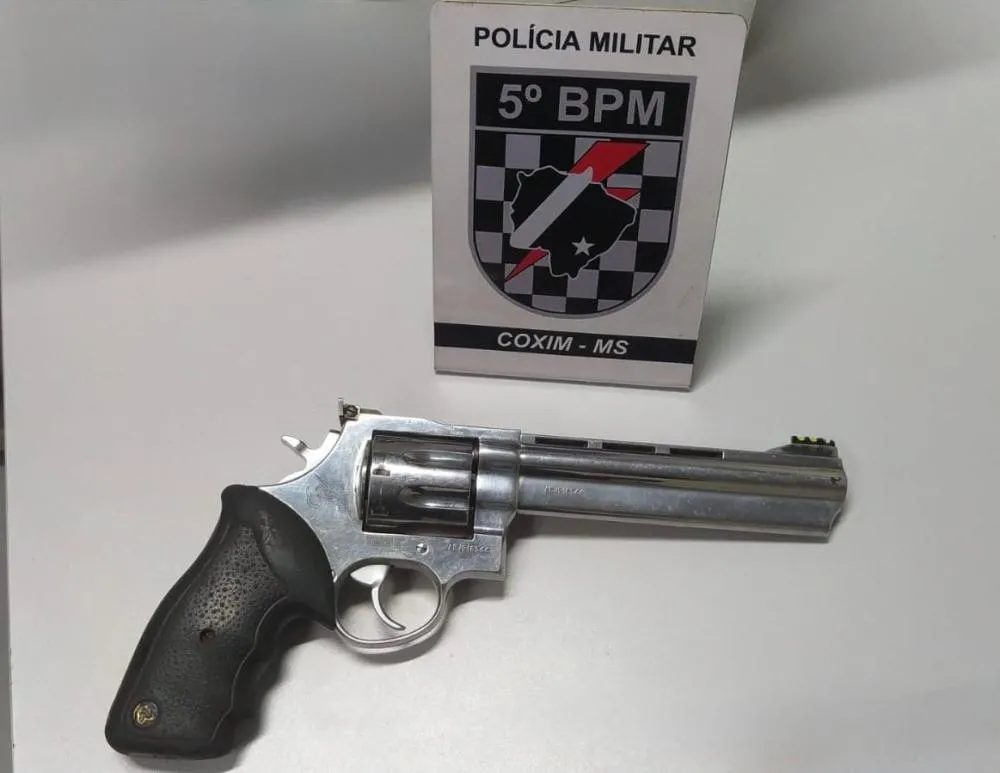 POLÍCIA MILITAR PRENDE HOMEM POR FURTO E PORTE ILEGAL DE ARMA EM COXIM