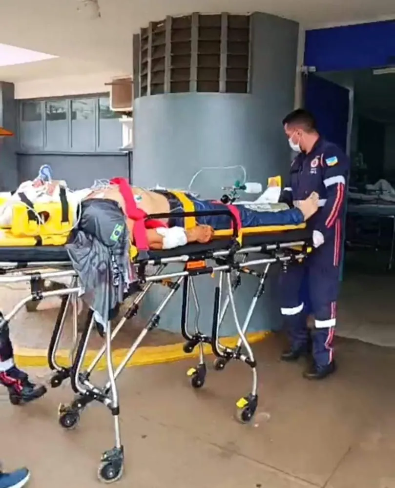 HOMEM DE 64 ANOS CAI DE PARAPENTE COM MOTOR E FICA GRAVEMENTE FERIDO EM DOURADOS 