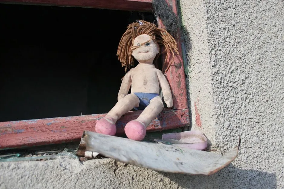 Seis crianças e um bebê são resgatadas abandonadas em Santa Rita do Pardo