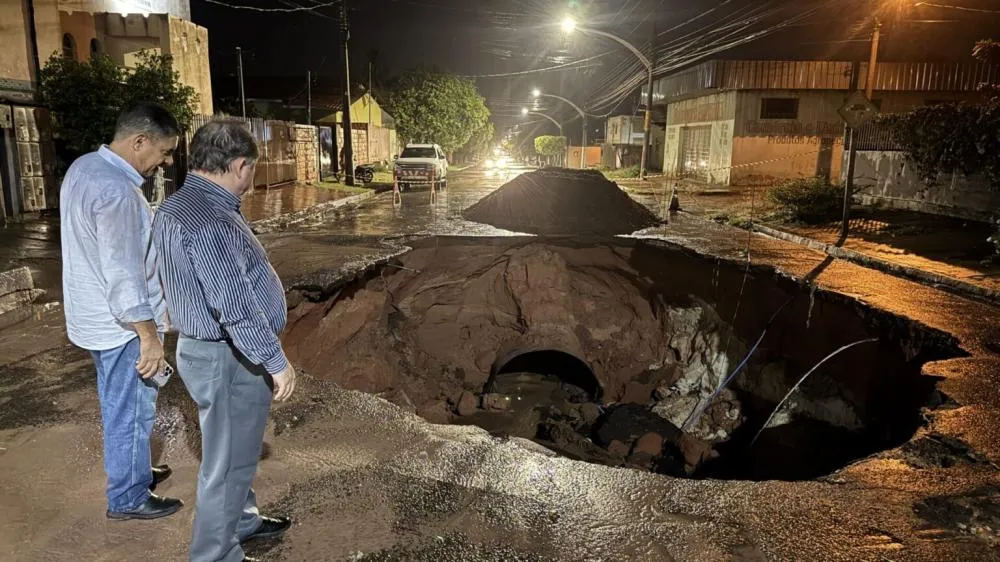 Chuva intensa de mais de 81 mm causa alagamentos e transtornos em diversos bairros de Coxim